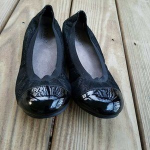 Vionic Size 7 Allora Ballet Flat in Black Lizard